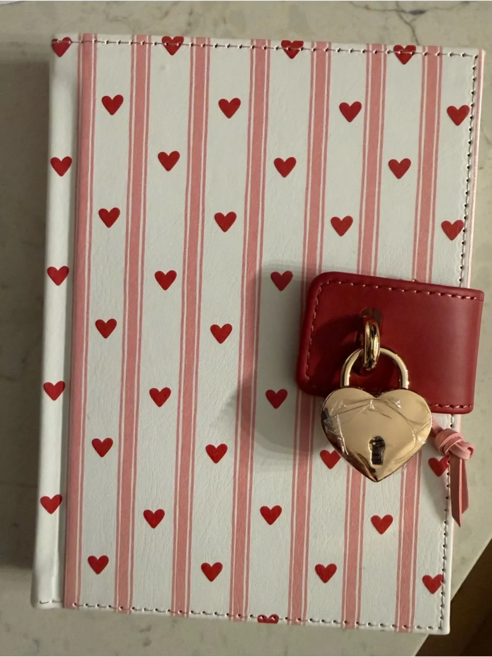⚠️ 5/25: Heart-Print Lockable Notebook